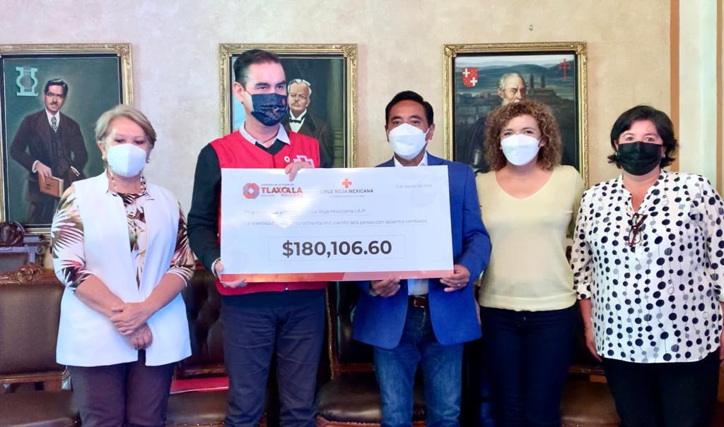 Entrega Ayuntamiento de Tlaxcala donativo a la Cruz Roja
